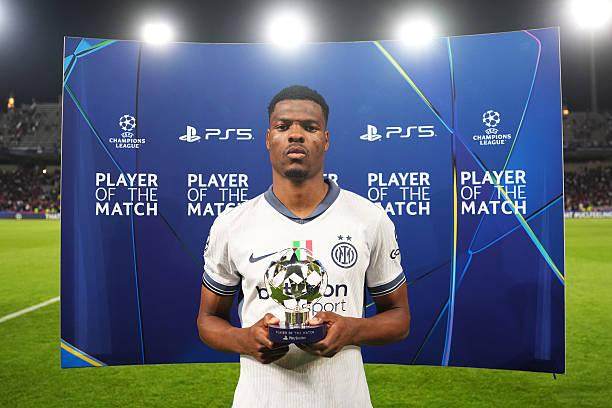 1746065561988057540.jpg 2212799245-612x612.jpg