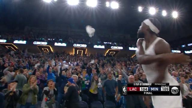 kaiyun.com-标靶中心仿佛夺冠庆典！贝弗利手刃快艇彻底释放